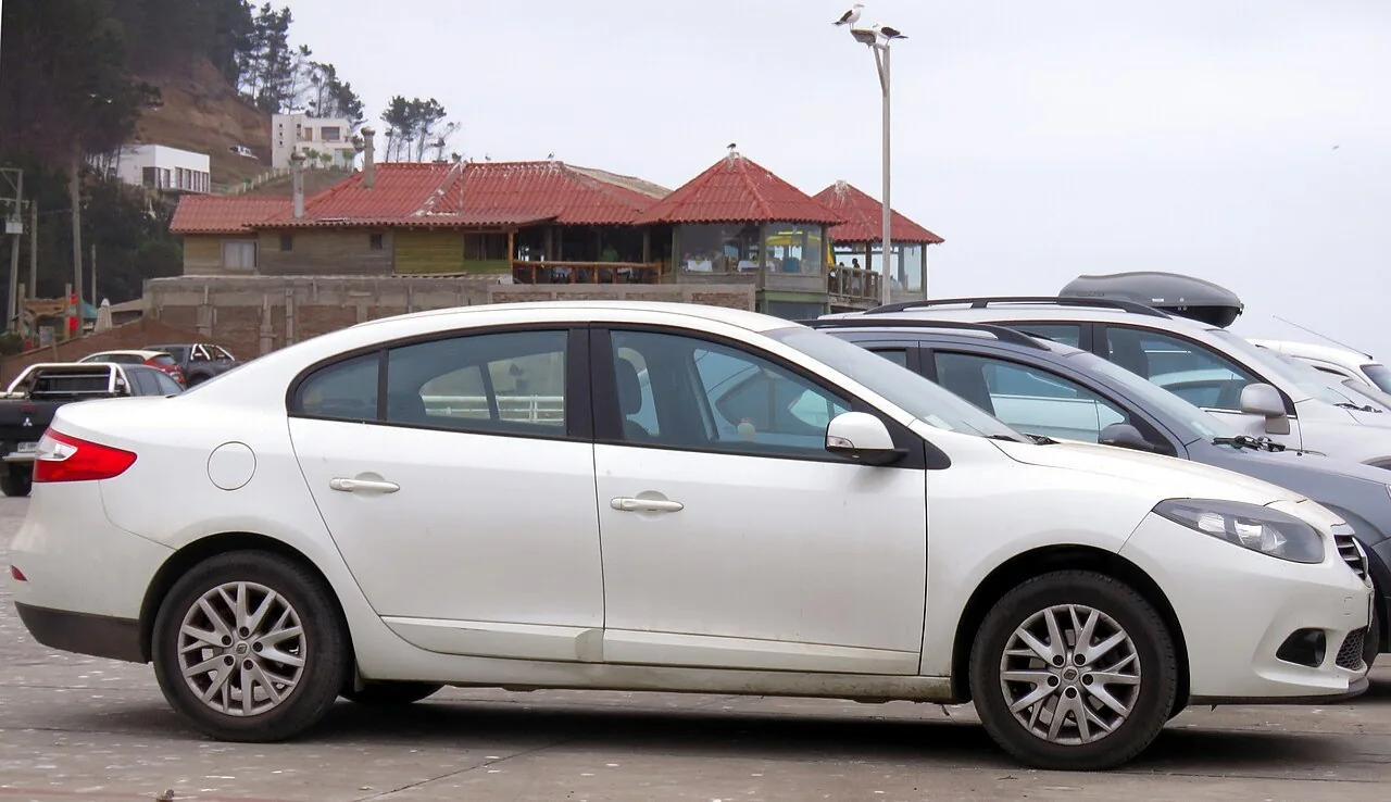 Renault Fluence — фотография автомобиля