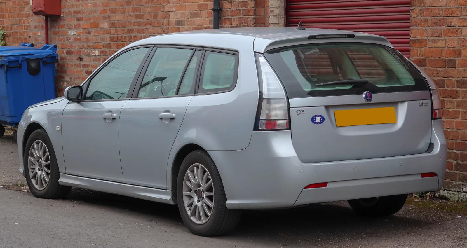 Saab 9-3 SportCombi сзади