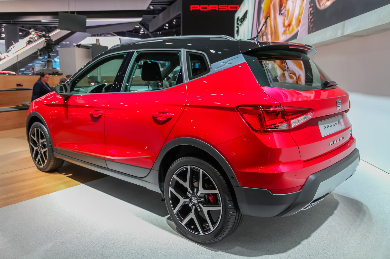 Seat Arona FR первого поколения, вид сзади