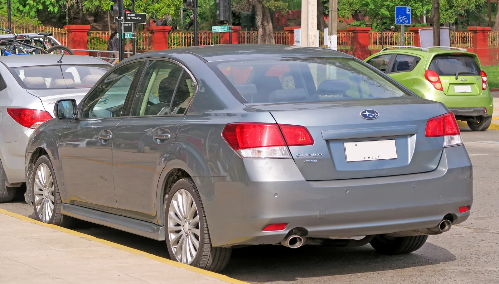 Subaru Legacy BM 2.5 GT 2010 года, вид сзади