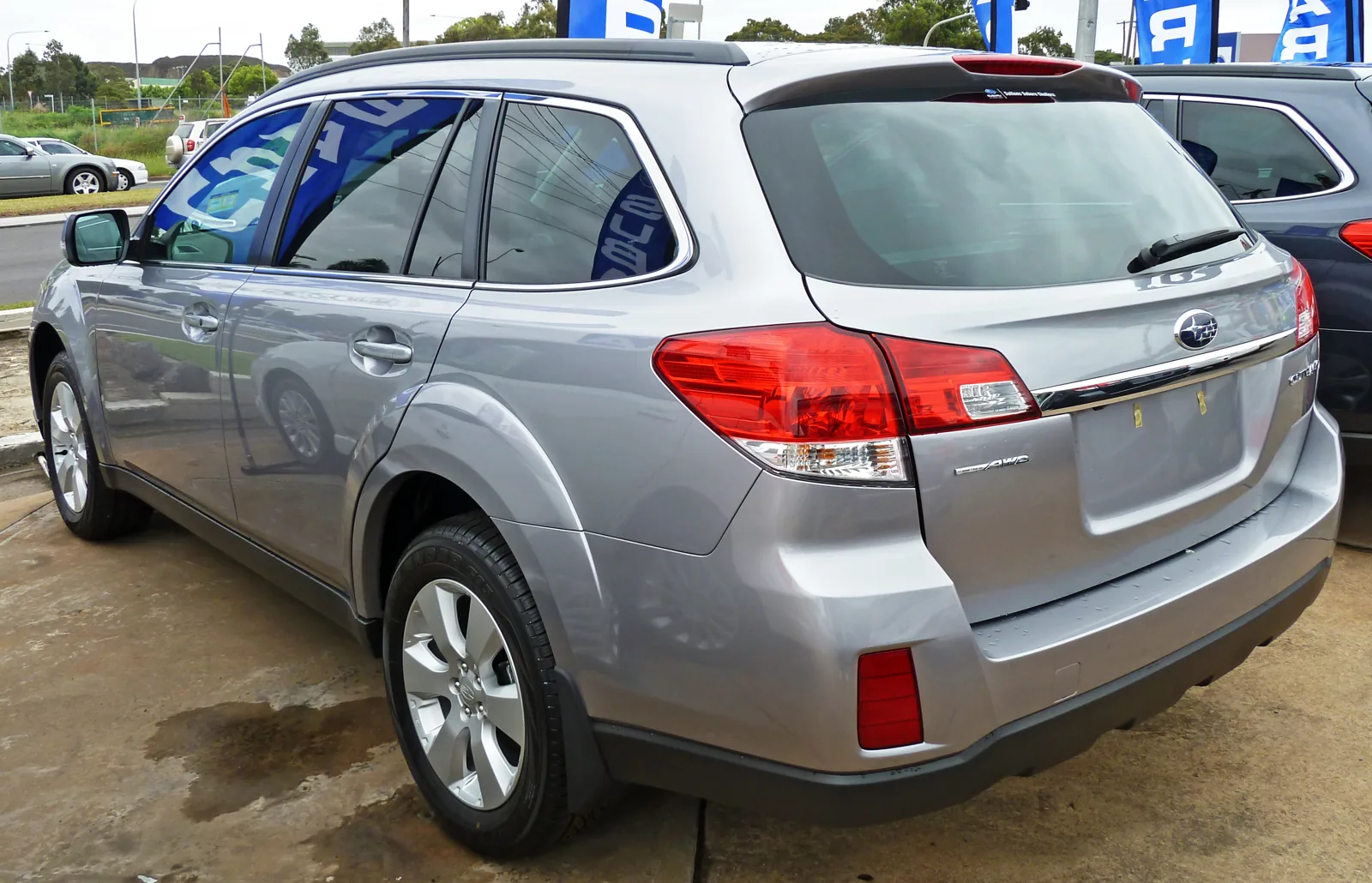 Subaru Outback BR 3.6R Premium, вид сзади