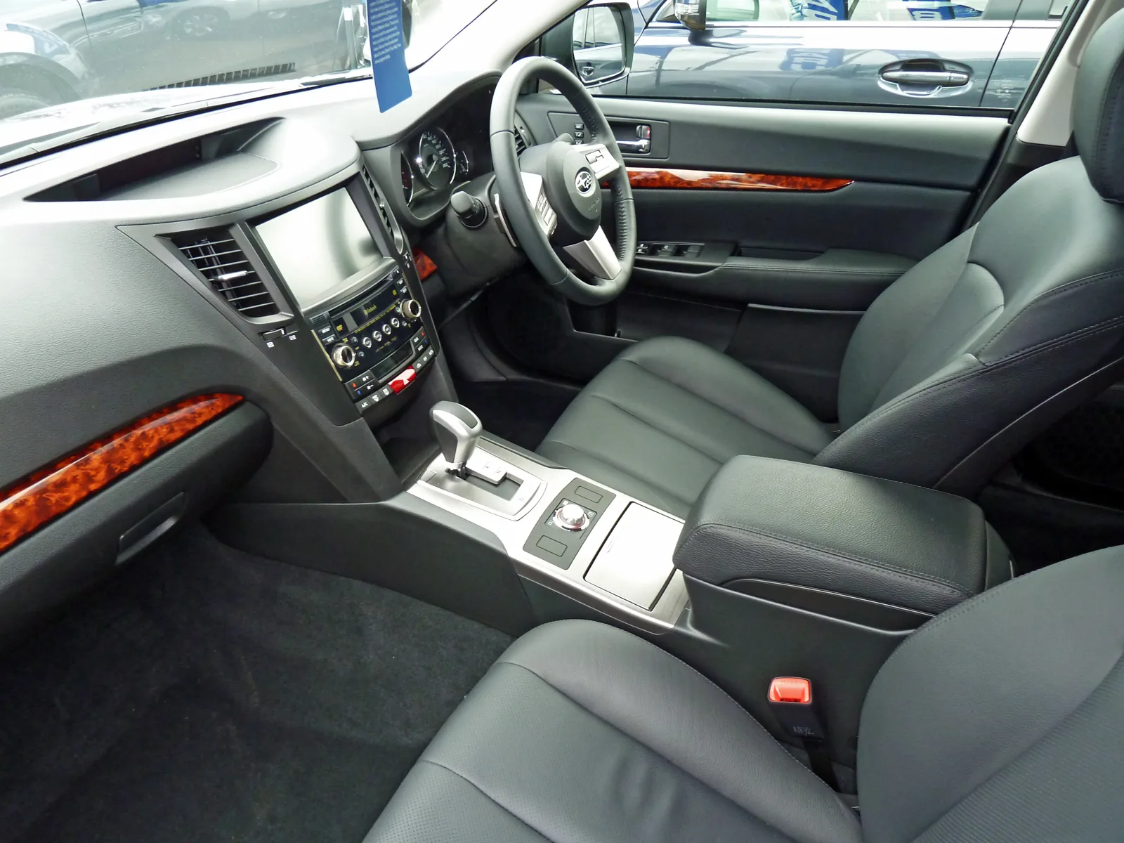 Салон Subaru Outback BR 3.6R Premium