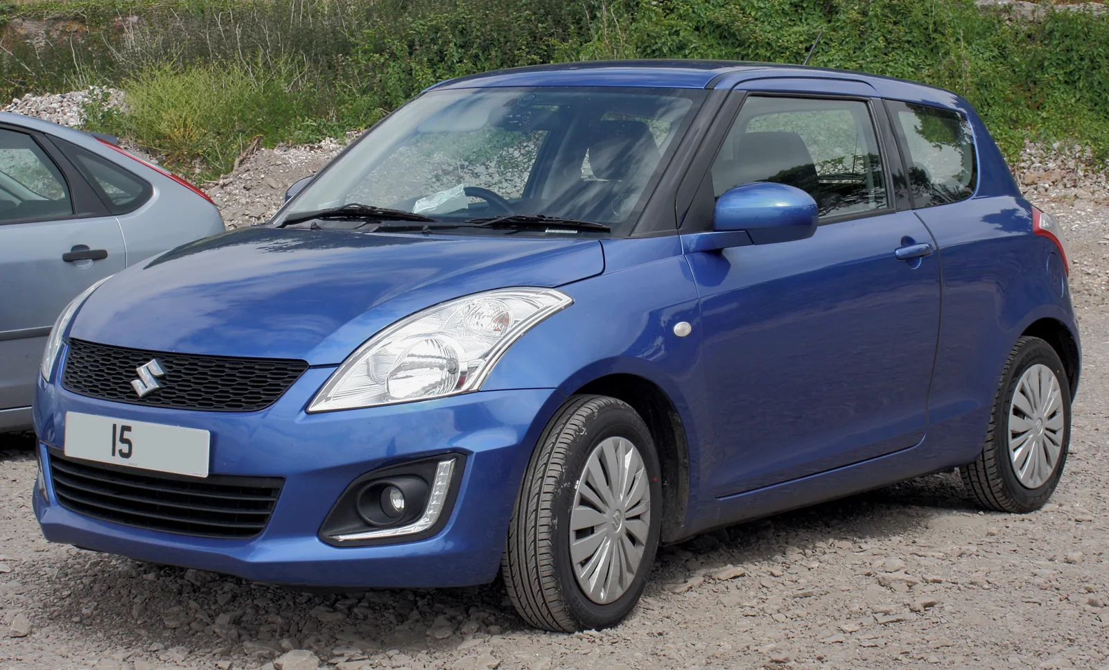 Suzuki Swift FZ SZ2 2015 года, трёхдверный кузов, вид спереди