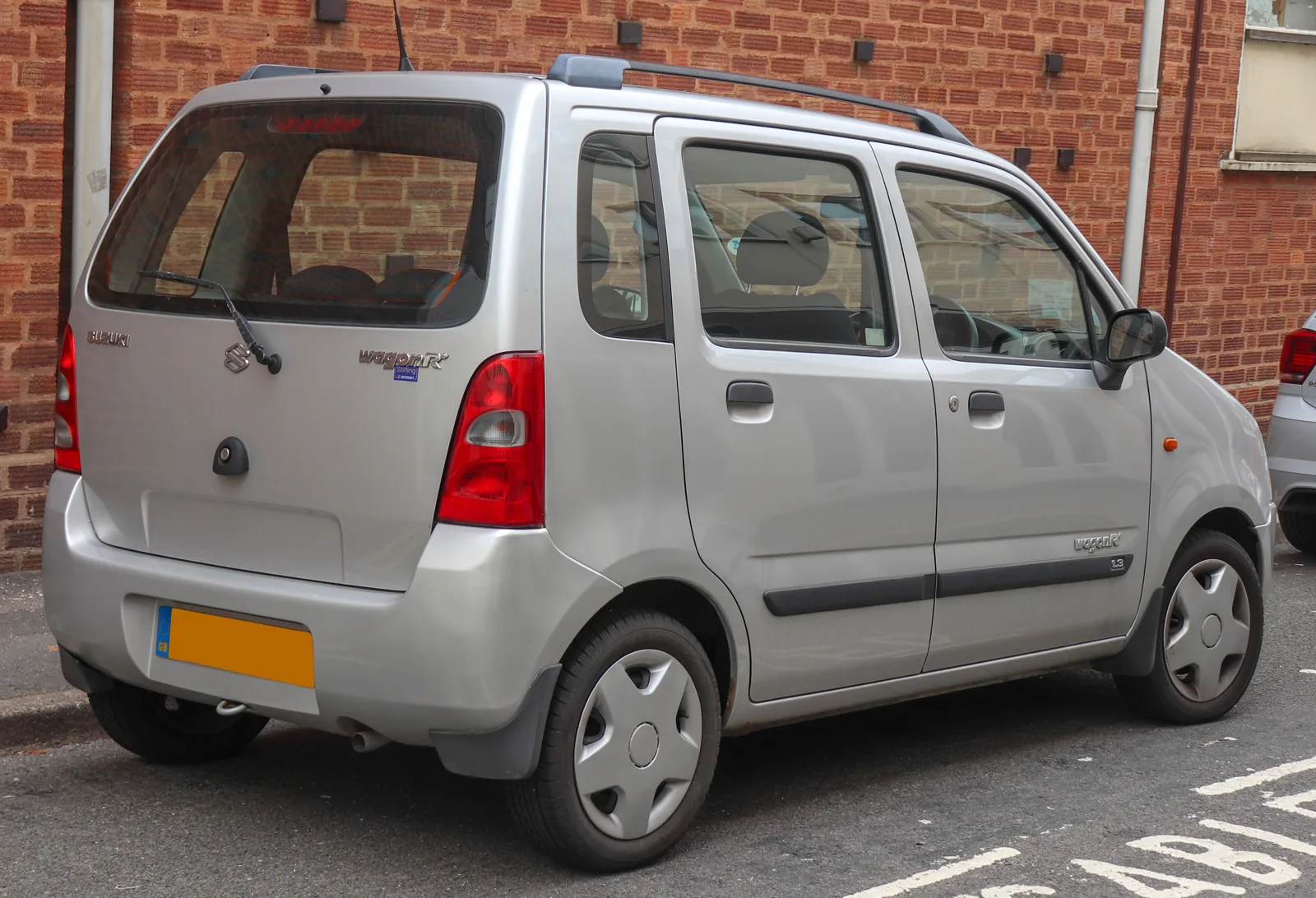 Suzuki Wagon R+ второго поколения, вид сзади