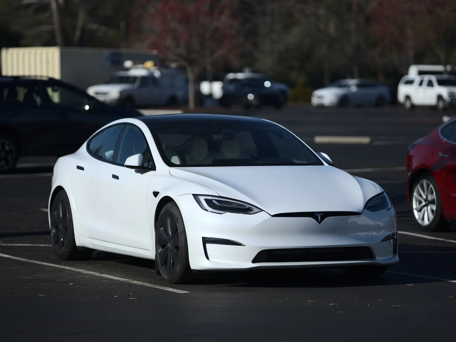 Tesla Model S — фотография автомобиля