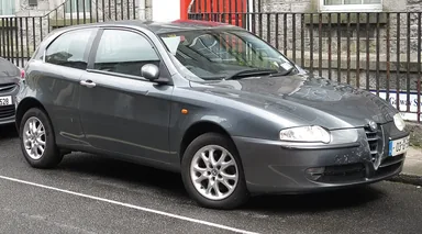 Alfa Romeo 147 — фотография автомобиля
