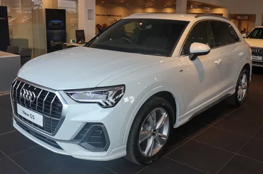 Audi Q3 F3 — фотография автомобиля