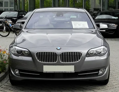 BMW 5 Series F10 — фотография автомобиля