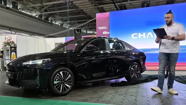 NEVO A05 на TIBO 2026 в Минске. Выставочная машина не подтверждает оснащение каждой серийной комплектации; варианты Max и Ultra сверяем по белорусскому PDF.
