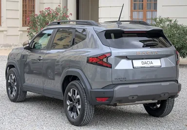 Dacia Duster III — фотография автомобиля
