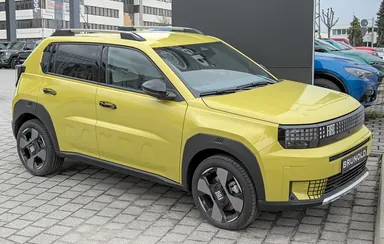 Электрический Fiat Grande Panda, вид спереди