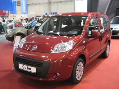Пассажирский Fiat Qubo на выставке в Познани