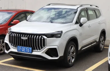 Geely Haoyue L, соответствующий современному Okavango