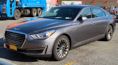 Genesis G90 HI Premium 2017 года спереди