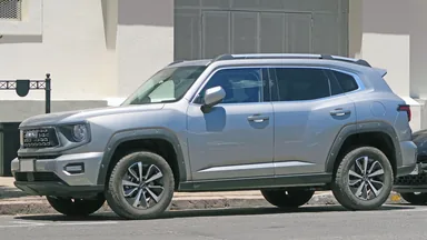 Haval H7 нового поколения, вид спереди и сбоку