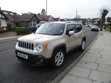 Ранний Jeep Renegade BU, вид спереди