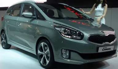 Ранний Kia Carens RP на автосалоне в Сеуле