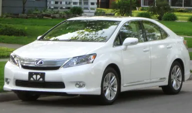 Ранний Lexus HS 250h 2010 года