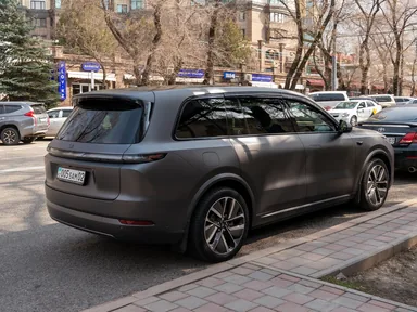 Li Auto L9 — фотография автомобиля