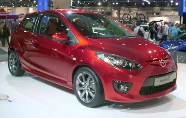 Трёхдверная Mazda2 DE до рестайлинга