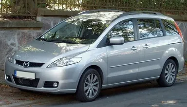 Ранняя Mazda5 CR со сдвижными задними дверями