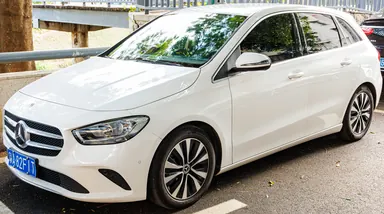 Mercedes-Benz B-Class W247, вид спереди