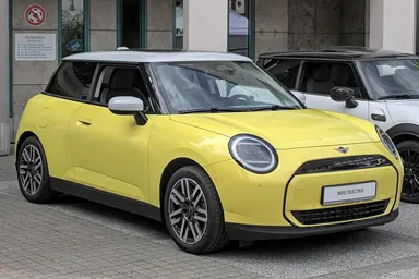 Электрический MINI Cooper J01 на Ditzingen Mobil 2024