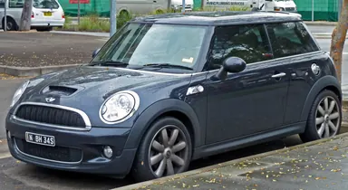 MINI Cooper S R56 до рестайлинга, вид спереди