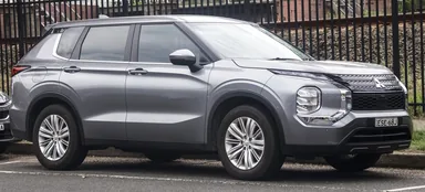 Mitsubishi Outlander IV — фотография автомобиля