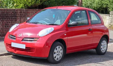 Трёхдверный Nissan Micra K12 2003 года