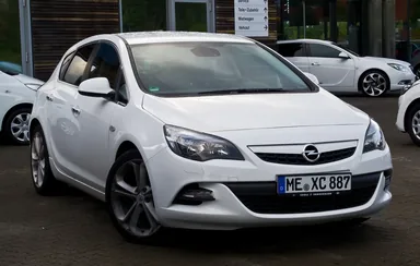 Opel Astra J — фотография автомобиля