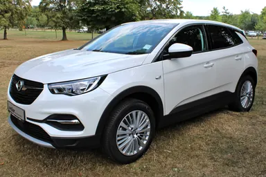 Opel Grandland X первого поколения, вид спереди