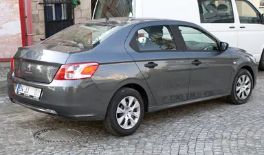Peugeot 301 до рестайлинга, вид сзади