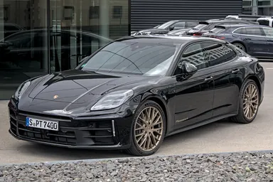 Porsche Panamera 4 третьего поколения, вид спереди