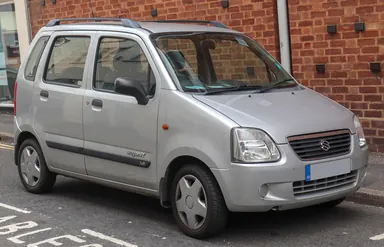 Европейский Suzuki Wagon R+ 2003 года, вид спереди