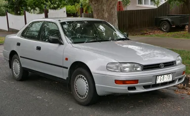 Toyota Camry XV10 Executive 1993 года, вид спереди