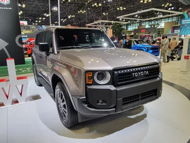 Toyota Land Cruiser 250 — фотография автомобиля
