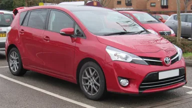 Toyota Verso AR20 — фотография автомобиля