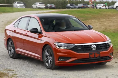 Volkswagen Jetta VII — фотография автомобиля