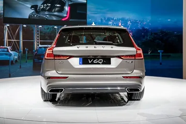 Volvo V60 II — фотография автомобиля