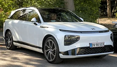 XPeng G9 — фотография автомобиля