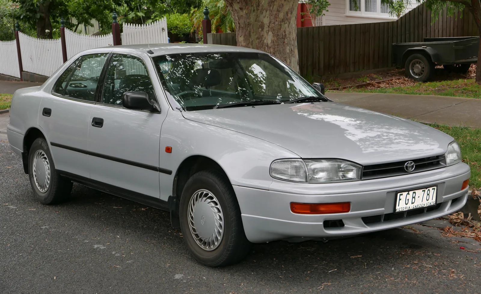 Toyota Camry XV10 Executive 1993 года, вид спереди