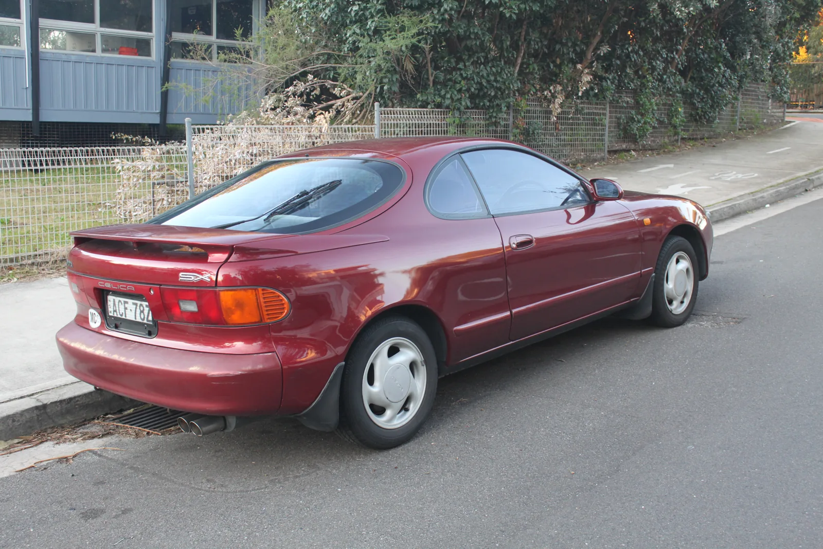 Toyota Celica T180 SX, вид сзади