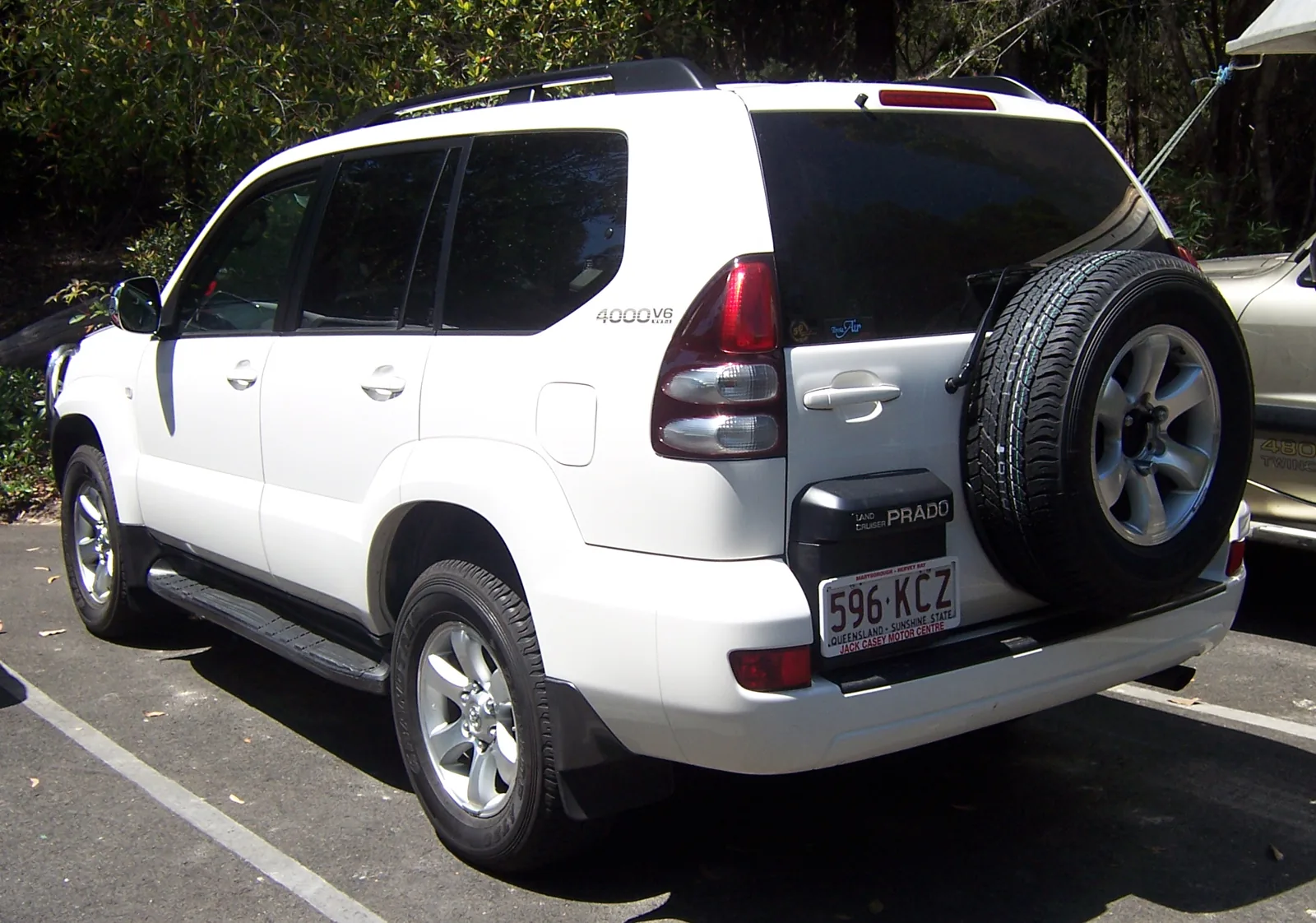 Toyota Land Cruiser Prado J120, вид сзади