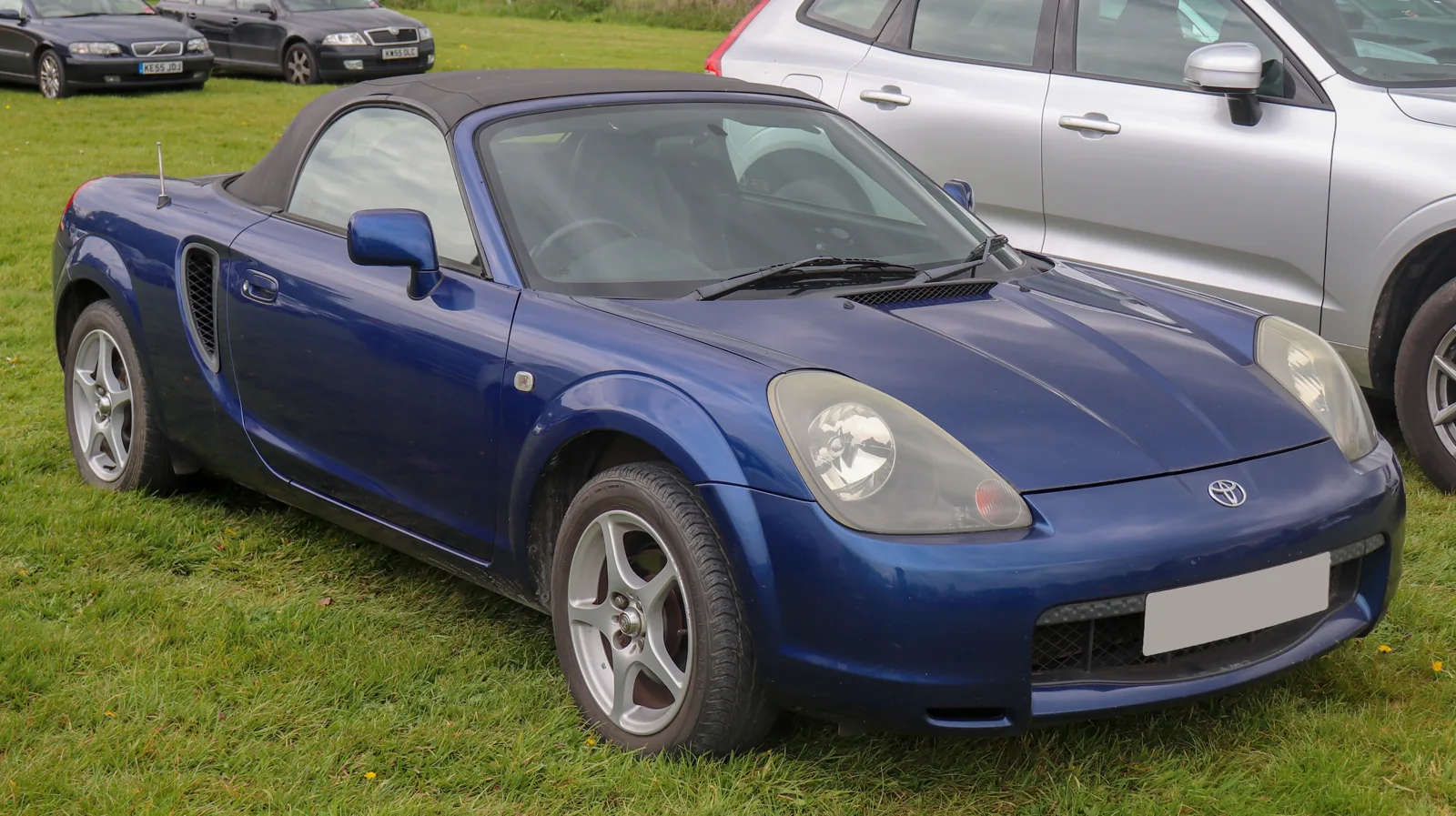 Toyota MR2 Roadster W30 2002 года, вид спереди