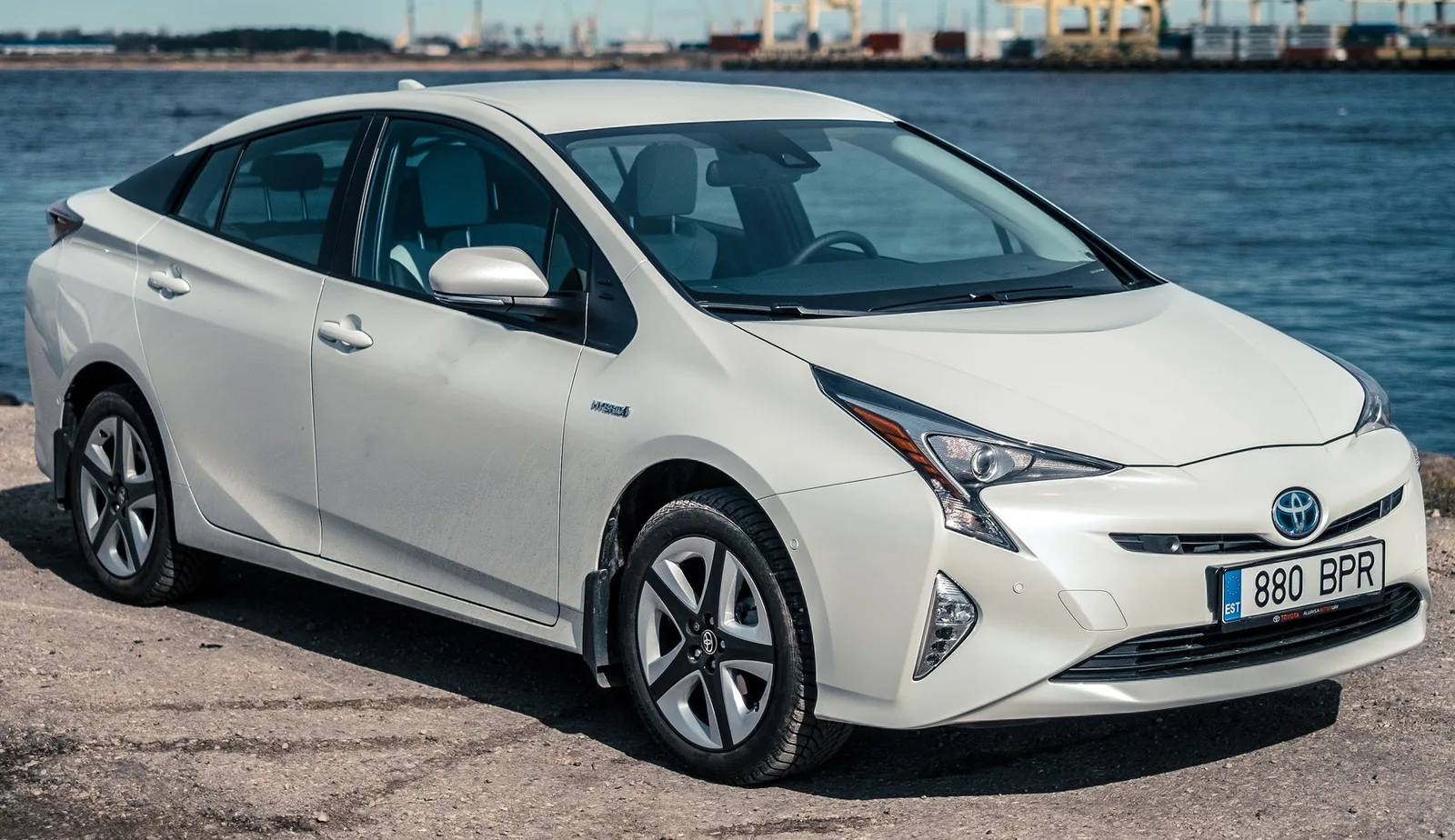 Toyota Prius XW50 — фотография автомобиля