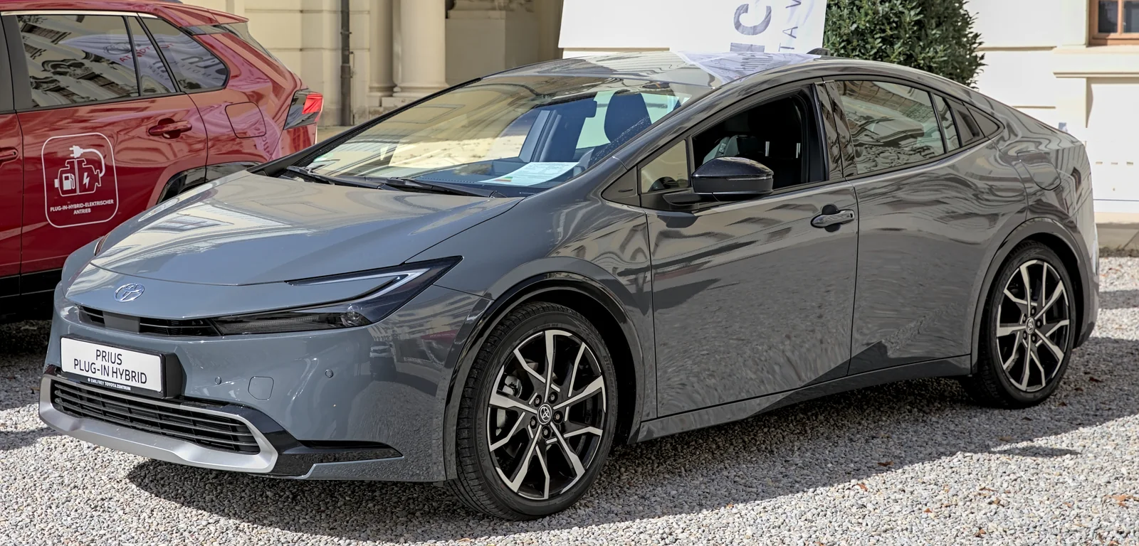 Toyota Prius XW60 — фотография автомобиля