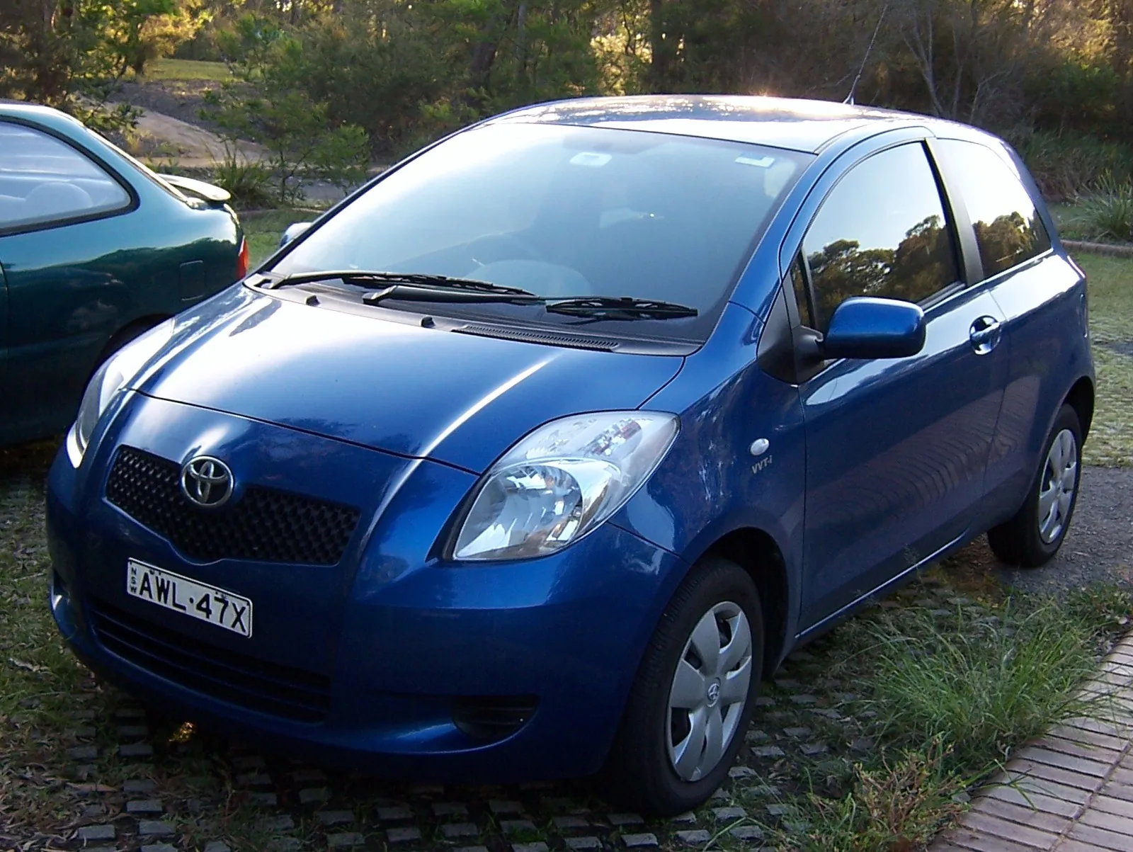 Трёхдверный Toyota Yaris XP90 2006 года