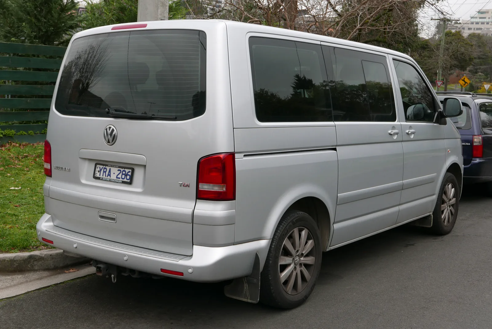 Volkswagen Multivan T5 Comfortline, вид сзади