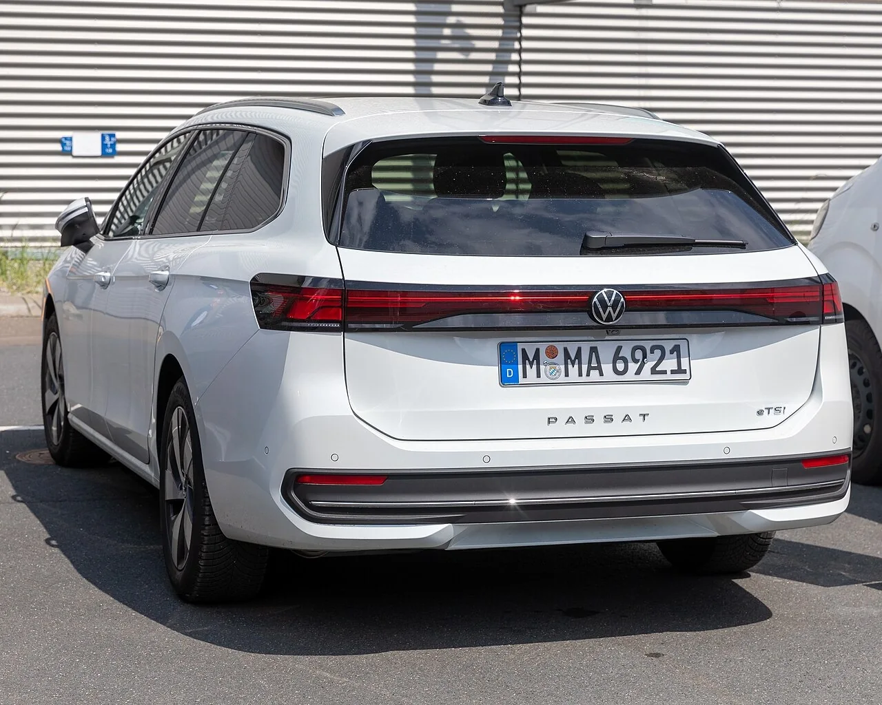 Volkswagen Passat B9 — фотография автомобиля